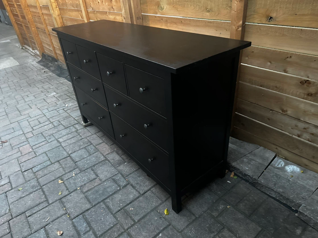 8‑Drawer Black Dresser — Solid Natural Wood, Great Condition - photo 2