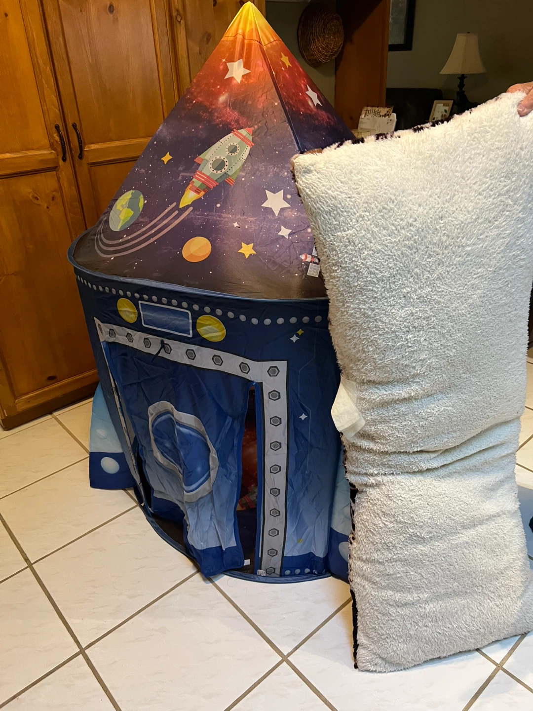 Play tent with body pillow - photo 3