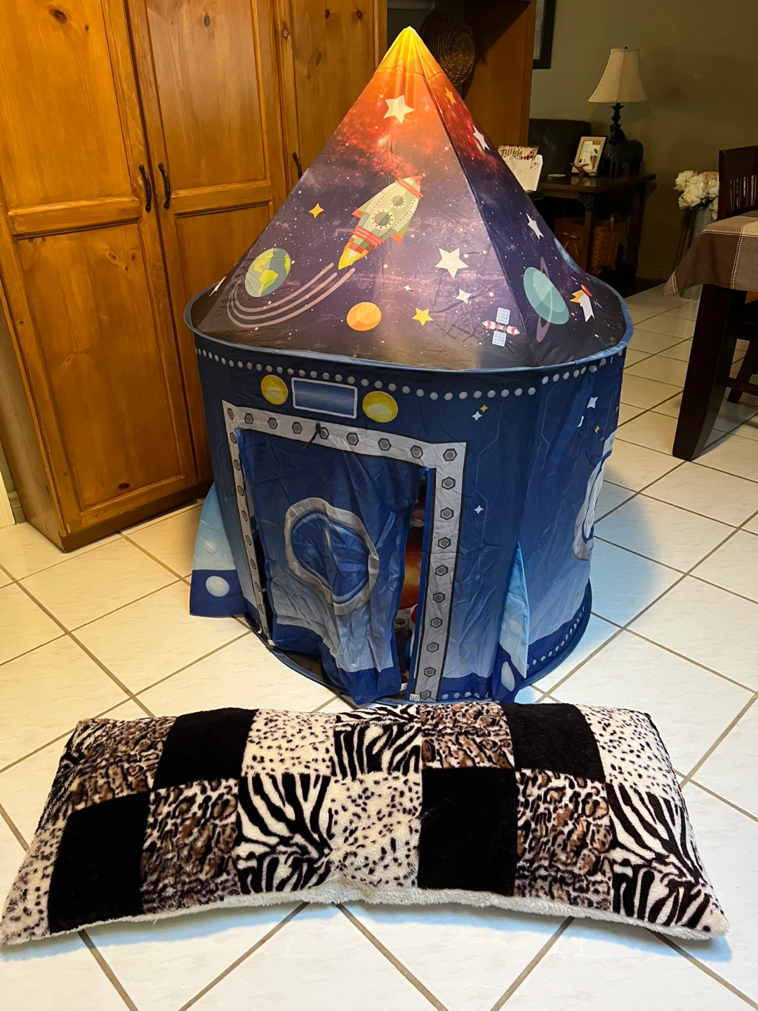 Play tent with body pillow - photo 5