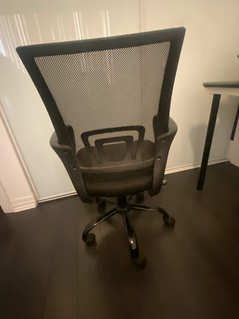 Black office chair - photo 2