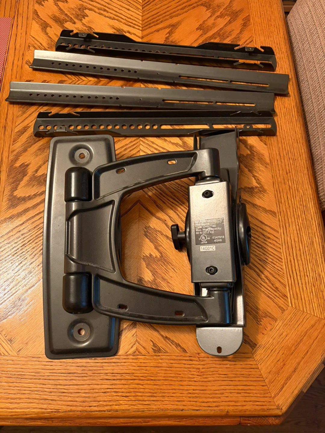 Rocketfish TV Wall Mount RF-HTFM02V2