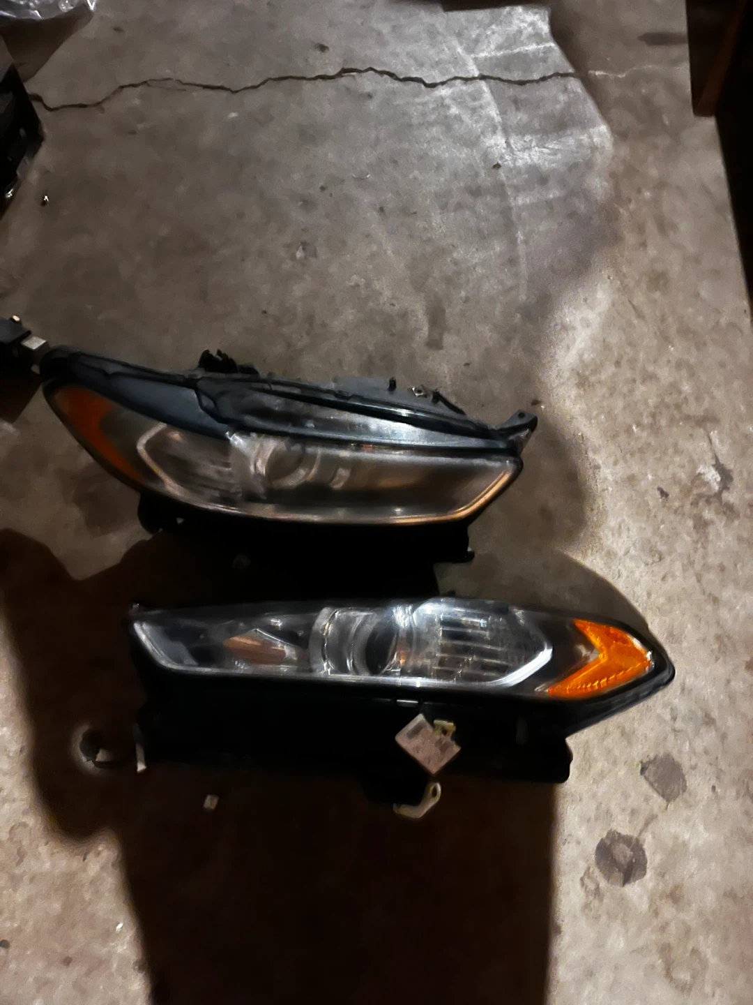 2013 Ford Fusion Titanium headlights