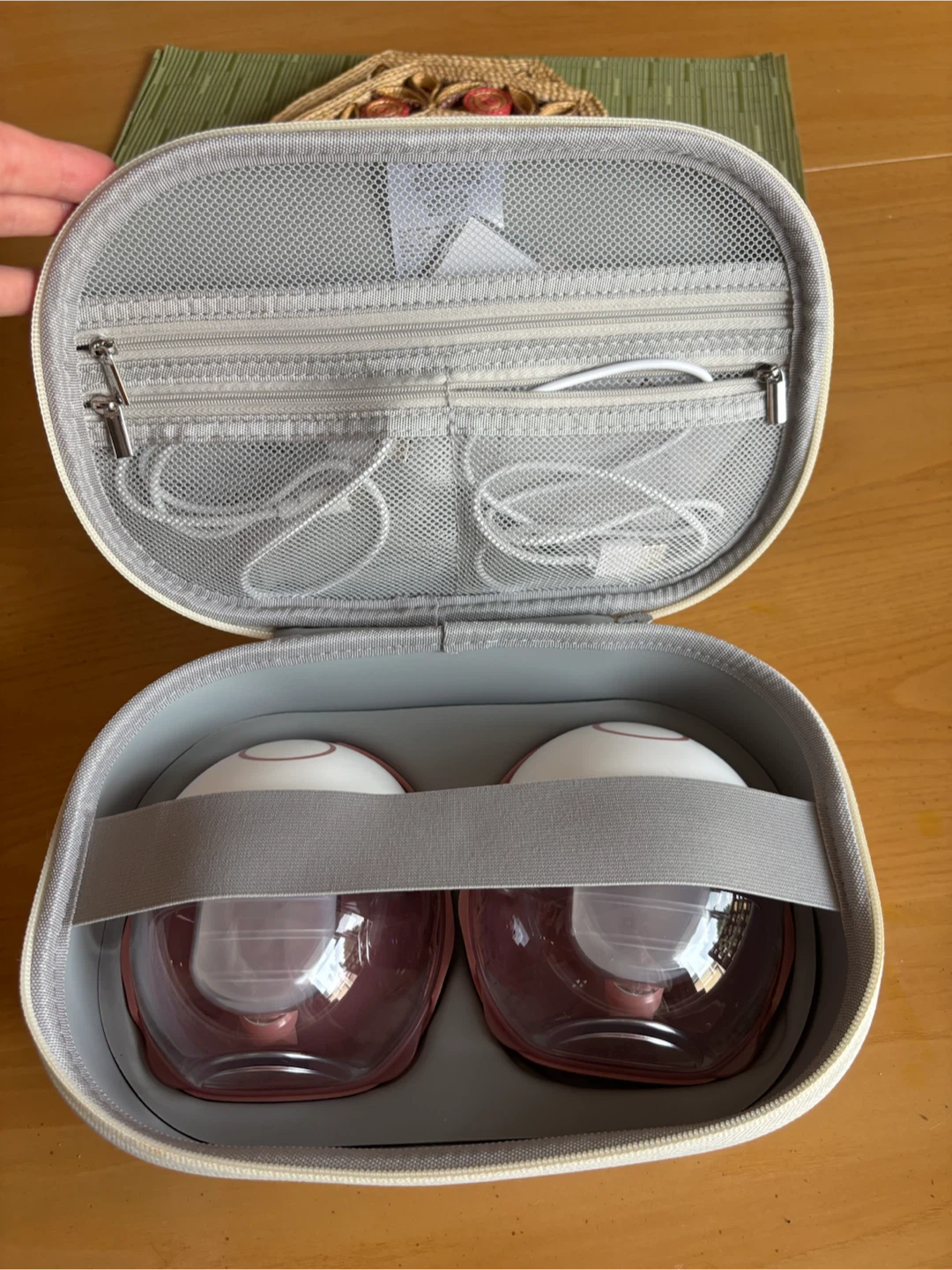 Momcozy M6 Hands-Free Breast Pump - photo 2