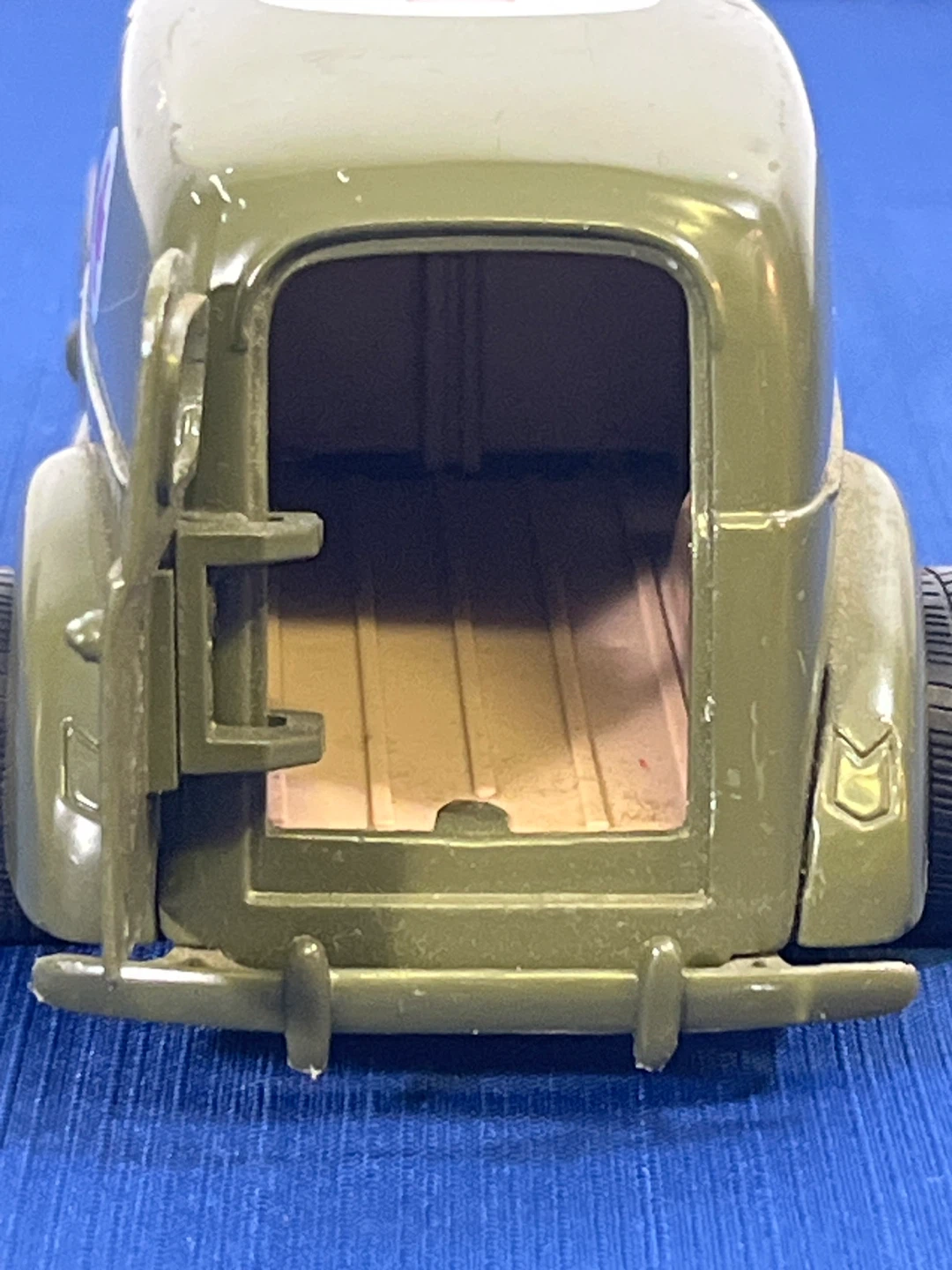 1940 Ford US Army Ambulance Diecast 1:24 - photo 4