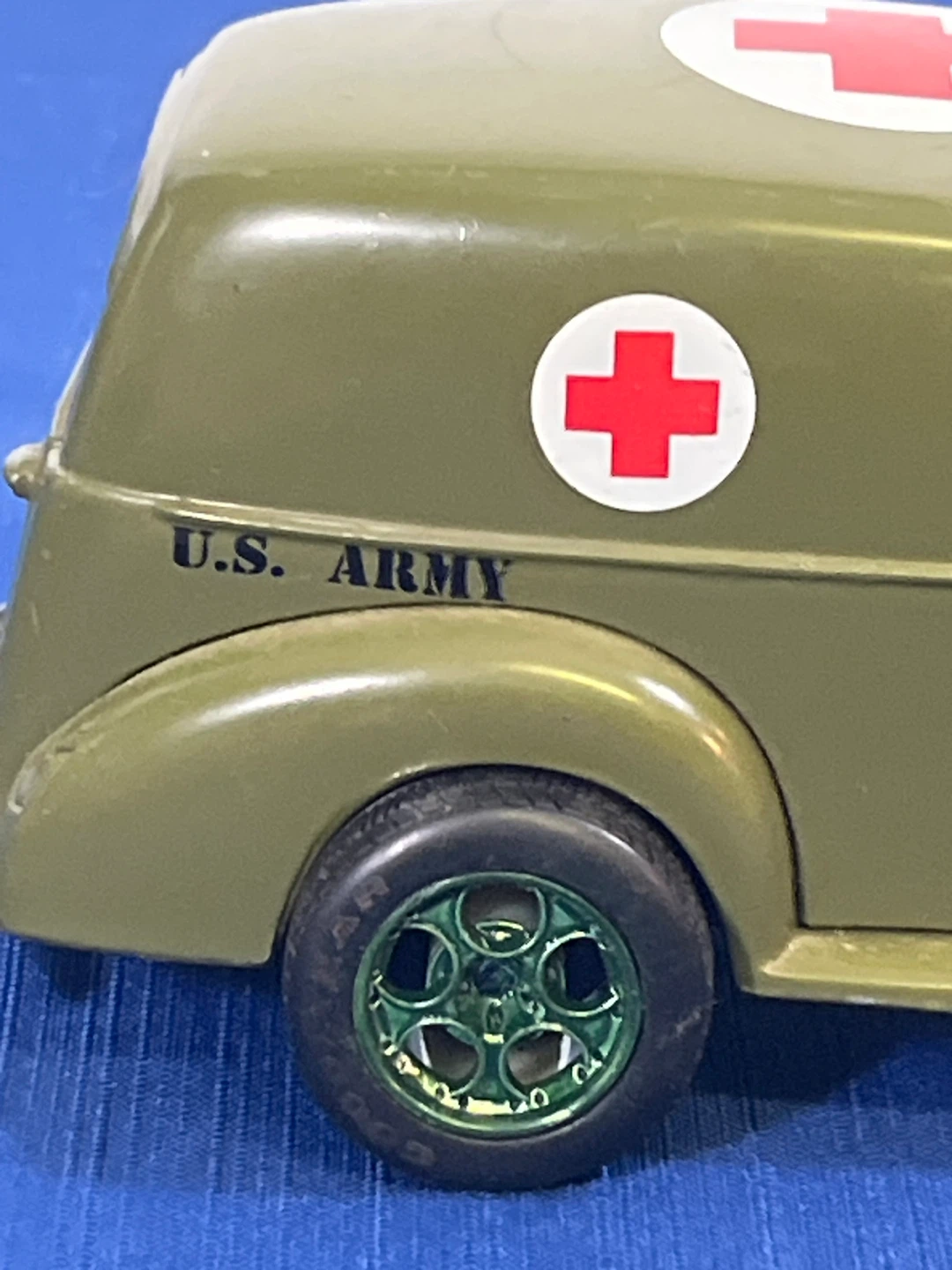 1940 Ford US Army Ambulance Diecast 1:24 - photo 5