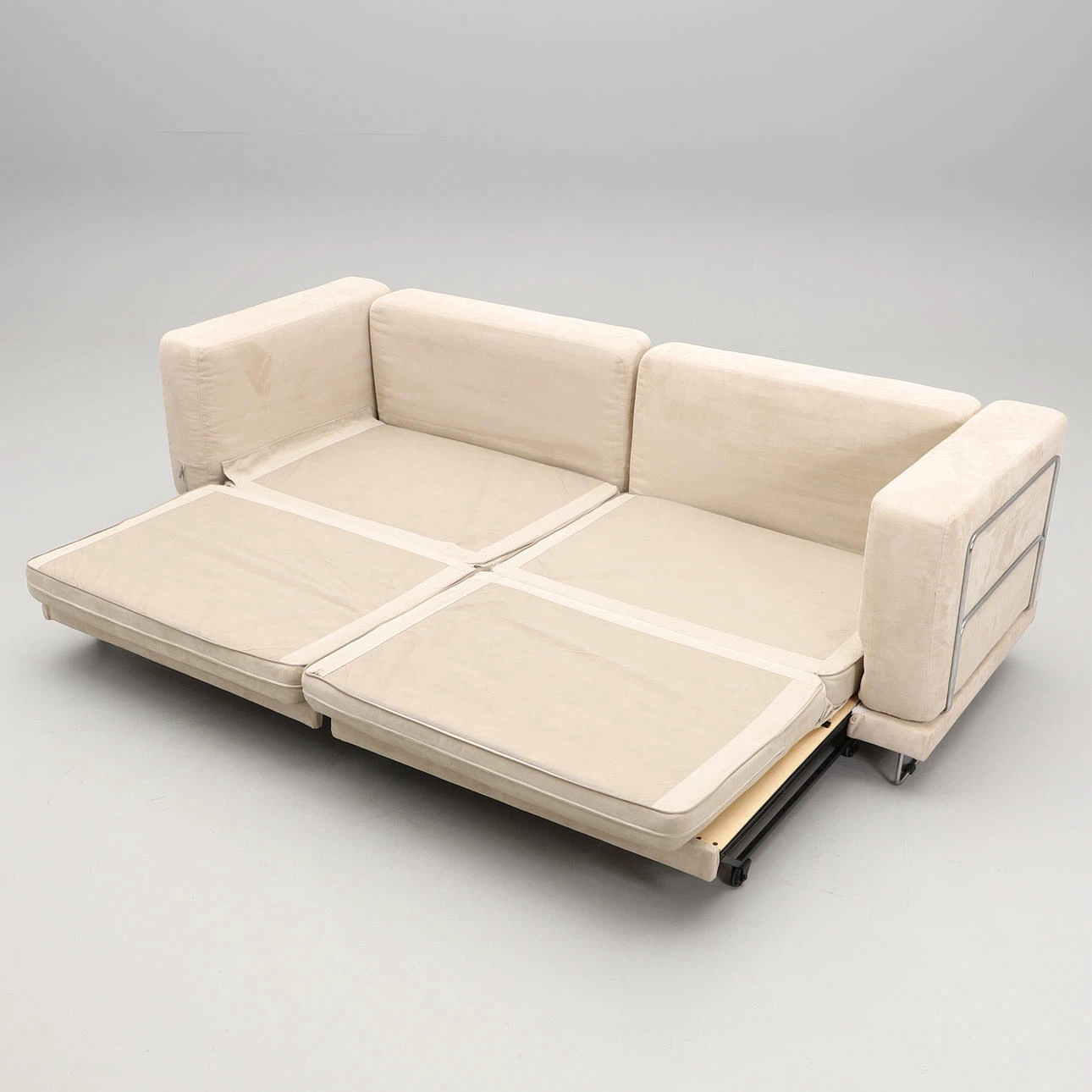 IKEA Beige Couch (+ pullout bed) - photo 5