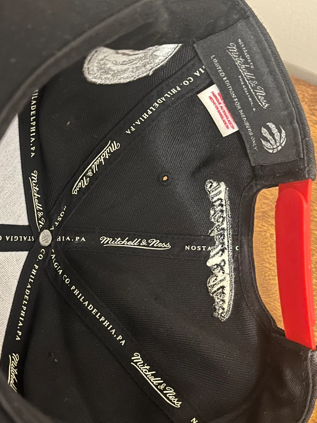 Mitchell & Ness Raptors North Over Everything Hat - photo 5