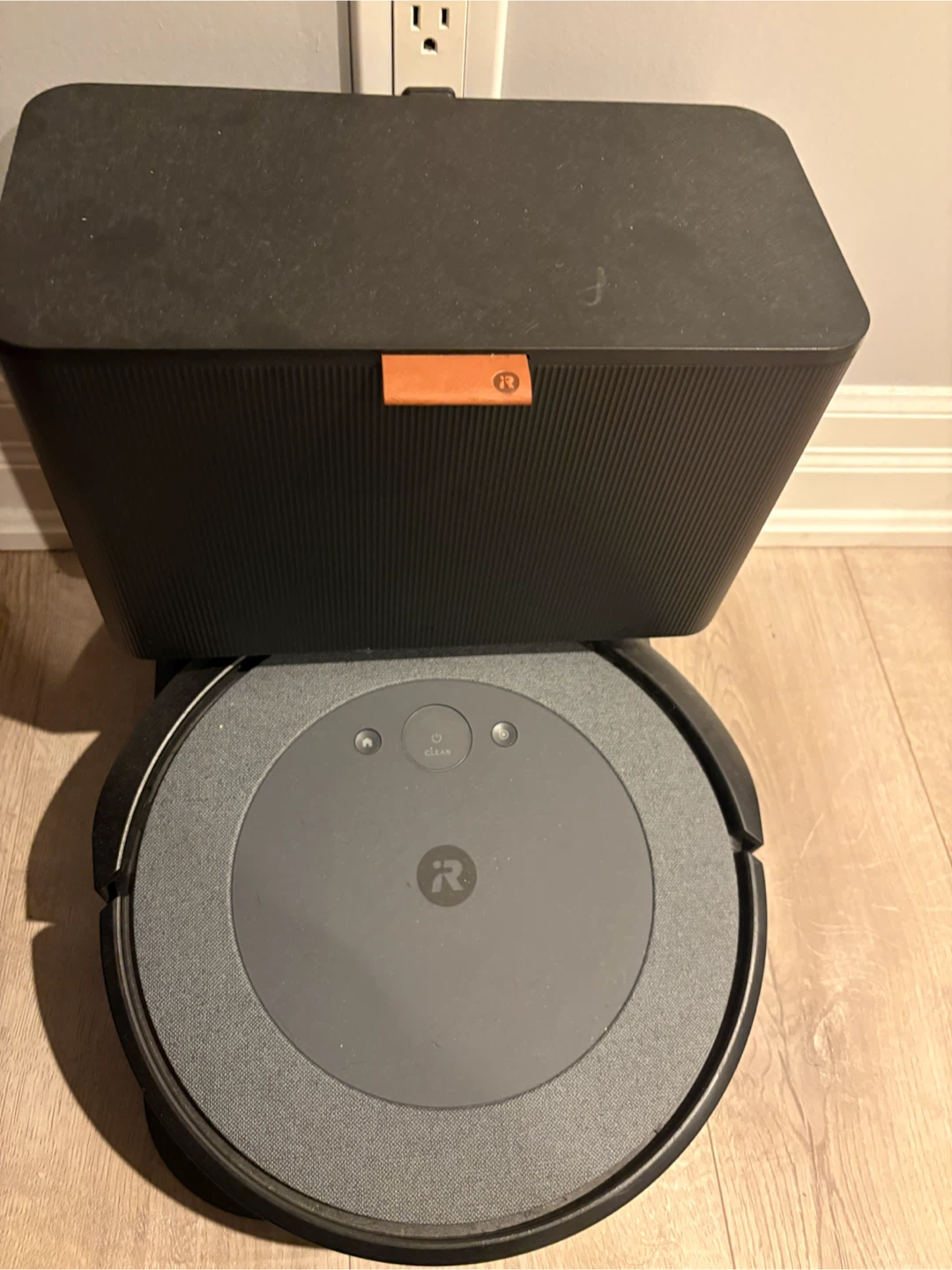 iRobot Roomba Robot Vacuum - photo 3