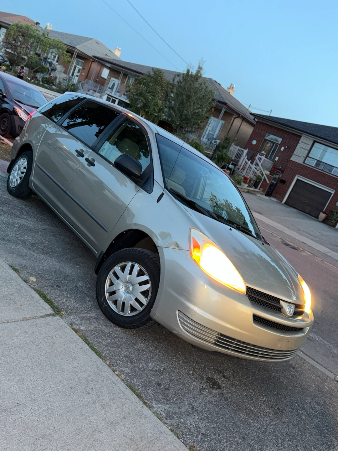2004 Toyota Sienna Minivan 237,000 km