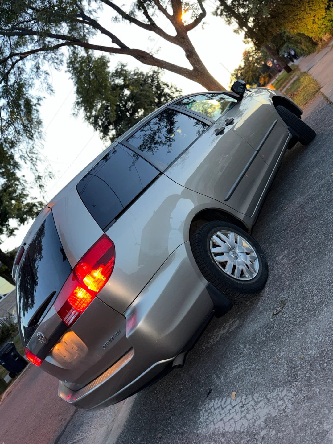 2004 Toyota Sienna Minivan 237,000 km - photo 5