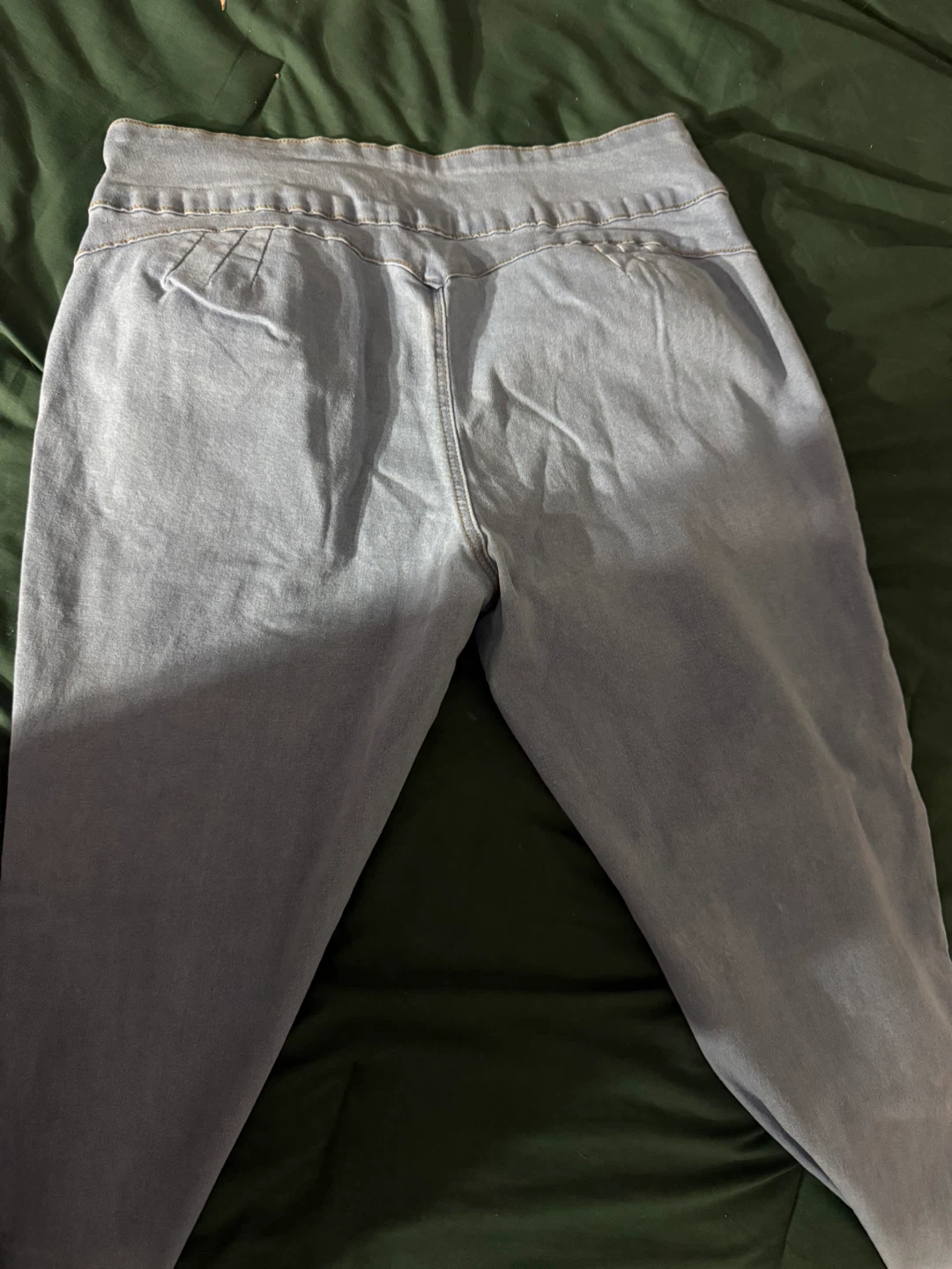 Light wash high-waisted jeans - photo 2