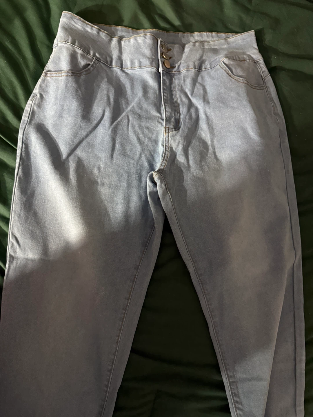 Light wash high-waisted jeans - photo 3