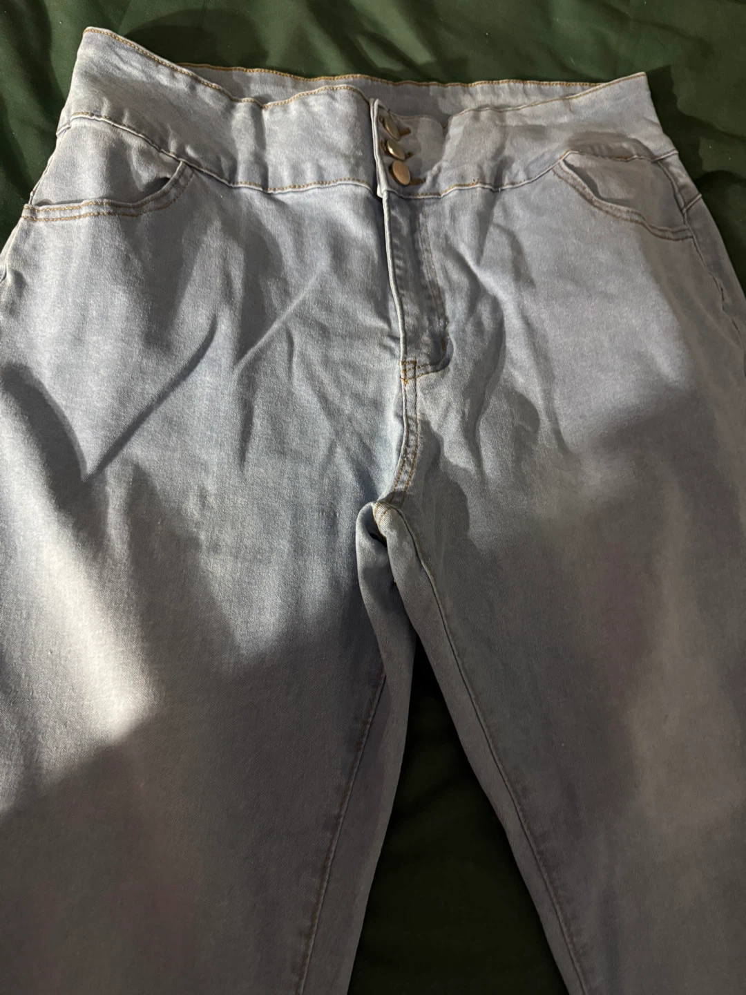 Light wash high-waisted jeans - photo 4