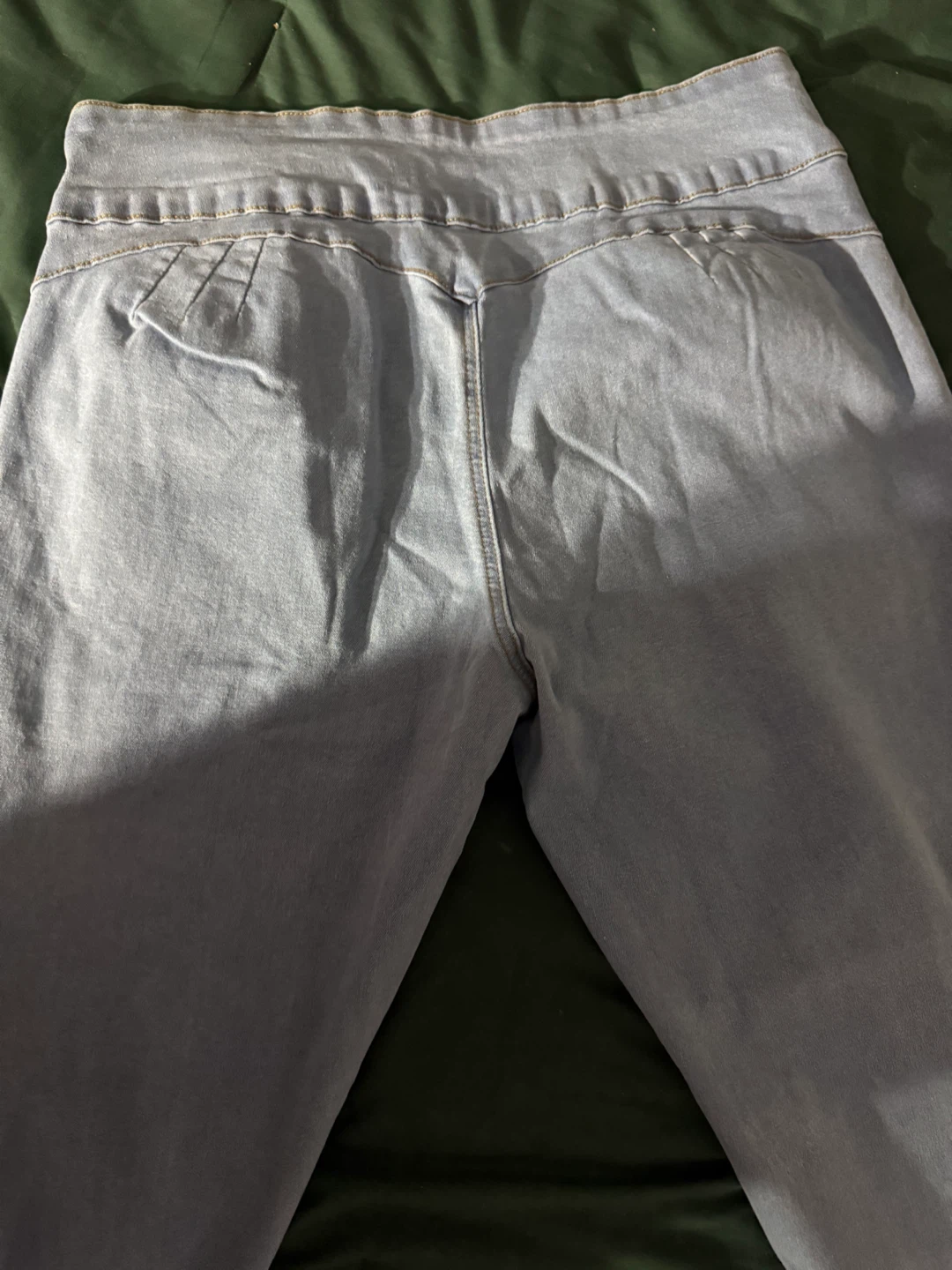 Light wash high-waisted jeans - photo 5
