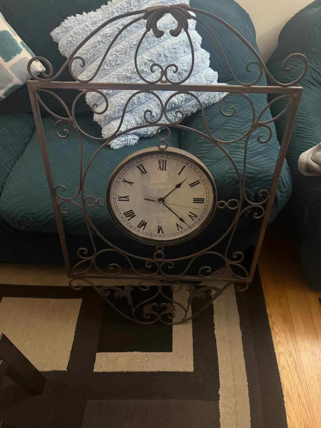 Vintage Style Decorative Metal Wall Clock