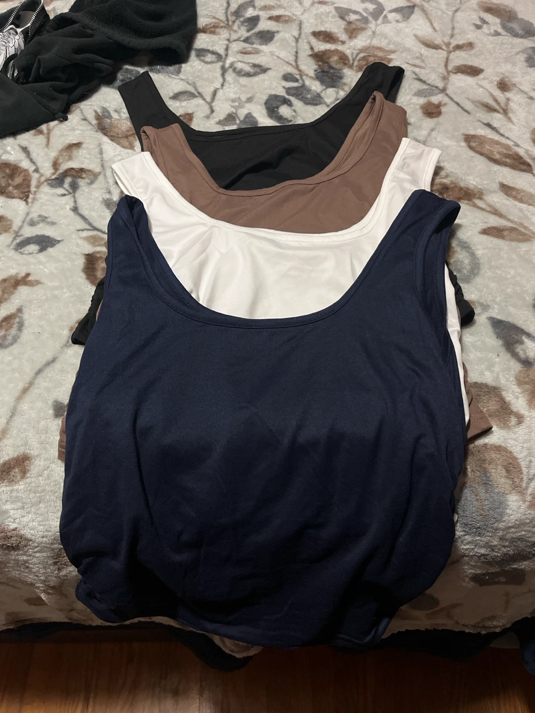 Set of 4 Tank Tops