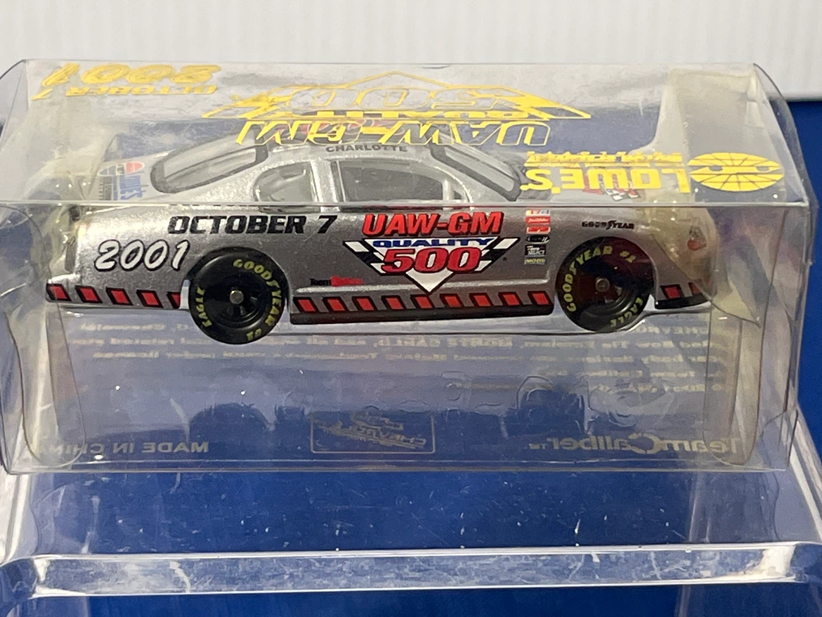 NASCAR 1:64 Scale Diecast  (5 Cars) + FREE over 500 Card Binder! - photo 4