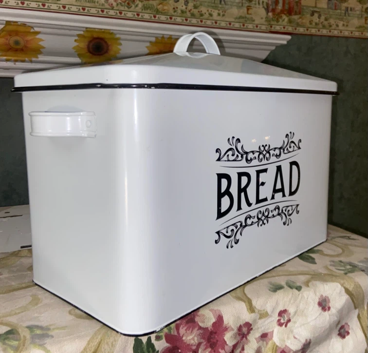 Vintage Style Metal Bread Box - photo 2