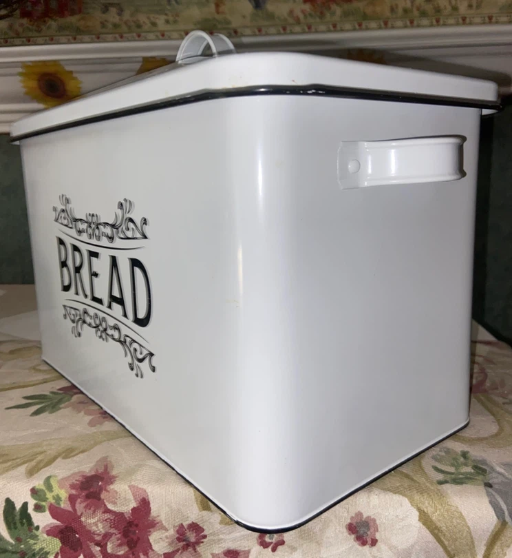 Vintage Style Metal Bread Box - photo 3