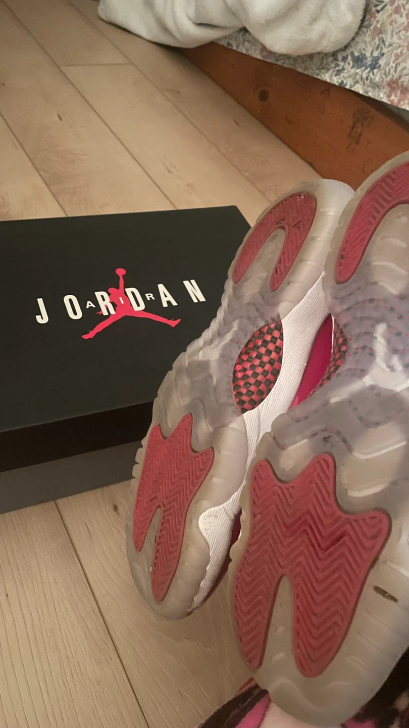 Air Jordan 11 Retro GS White/Varsity Red-Black - photo 2