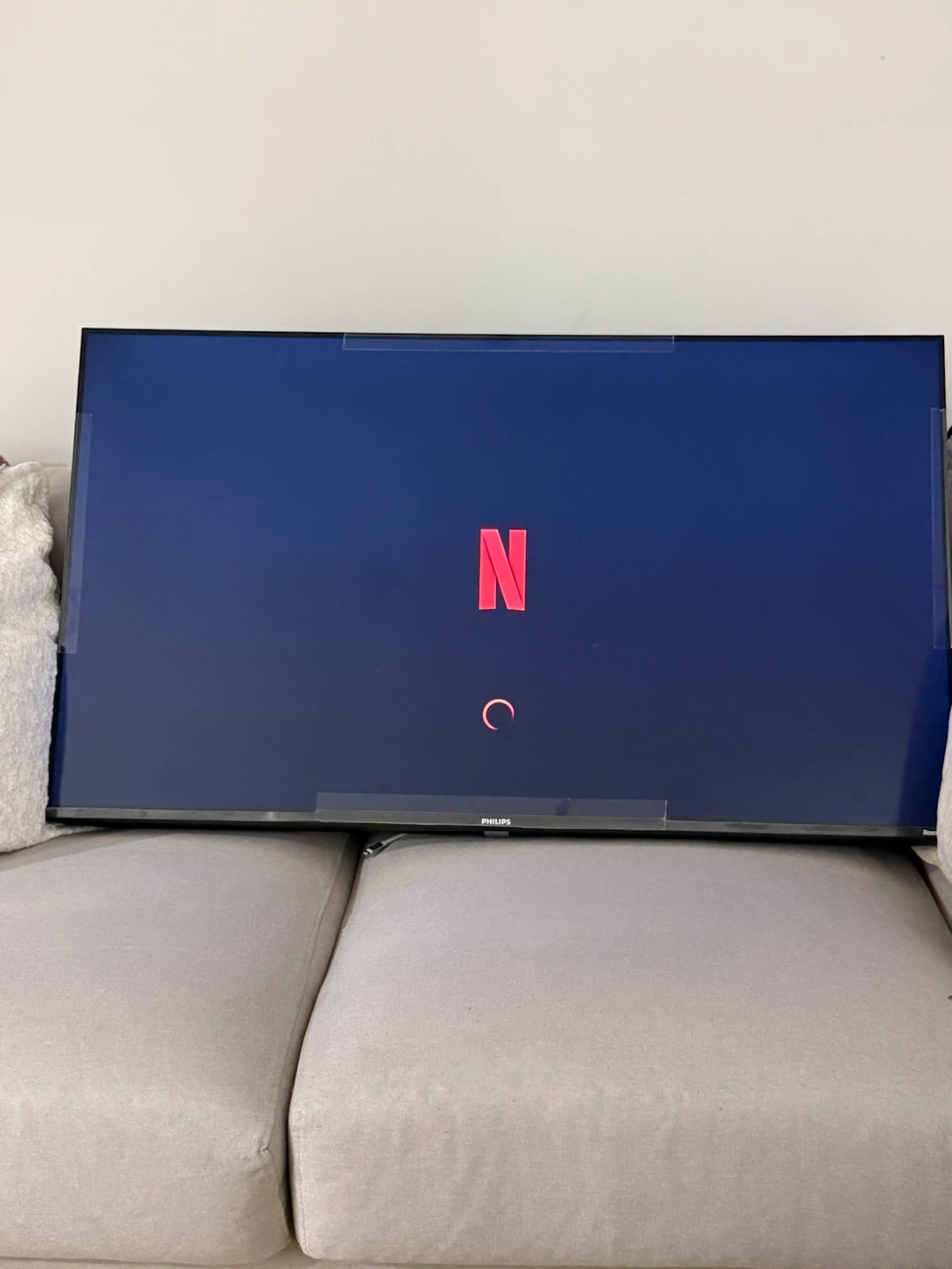 Philips 43 inch 1080p Roku Smart TV - photo 2