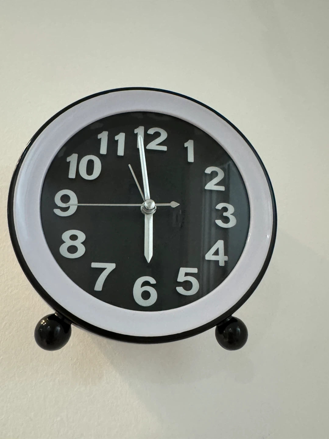 Hangable table clock