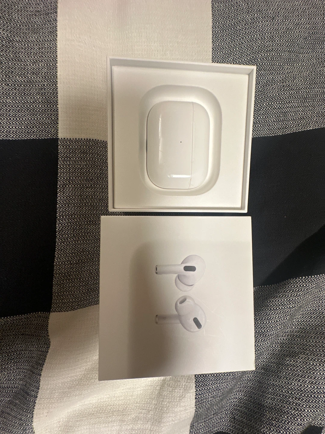 Apple AirPods Pro Wireless Charging Case