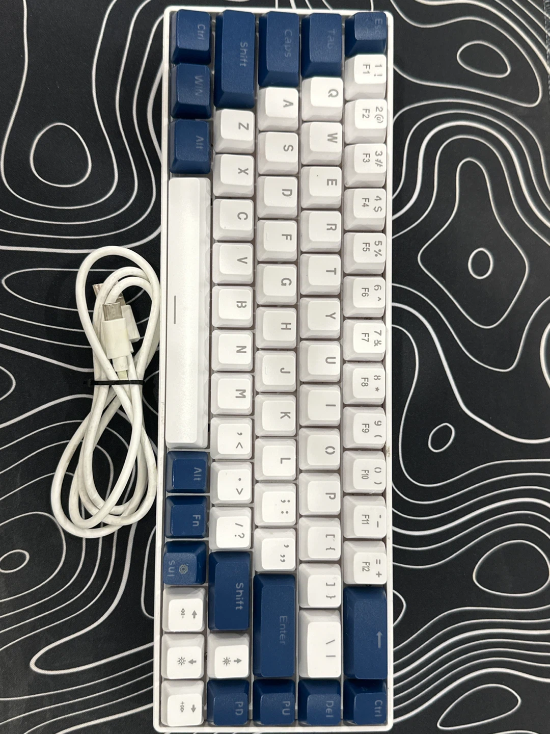 60% Mechanical Keyboard with Blue and White Keycaps
