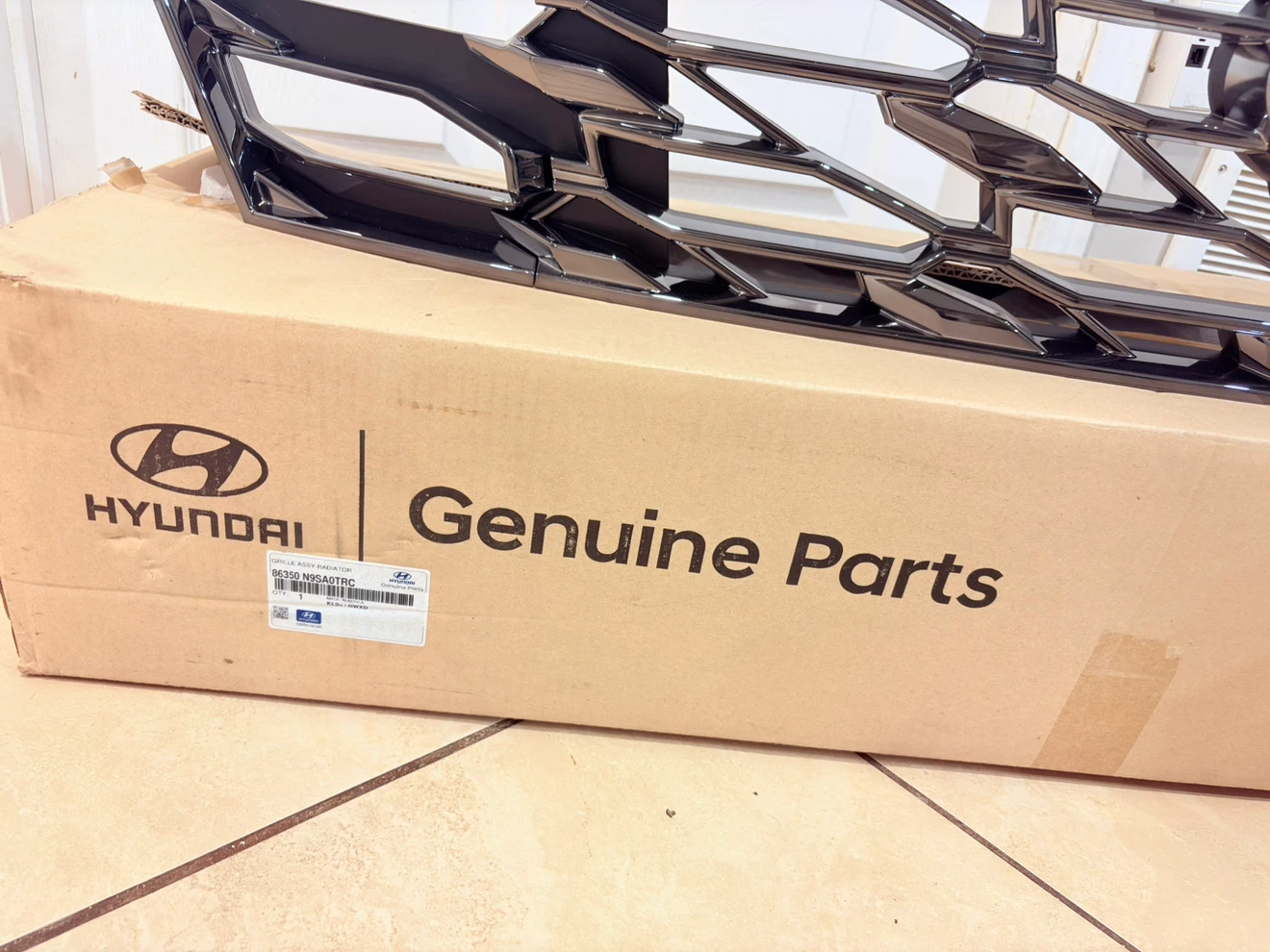 Genuine Hyundai Radiator Grille 86350 N9SA0TRC - photo 2