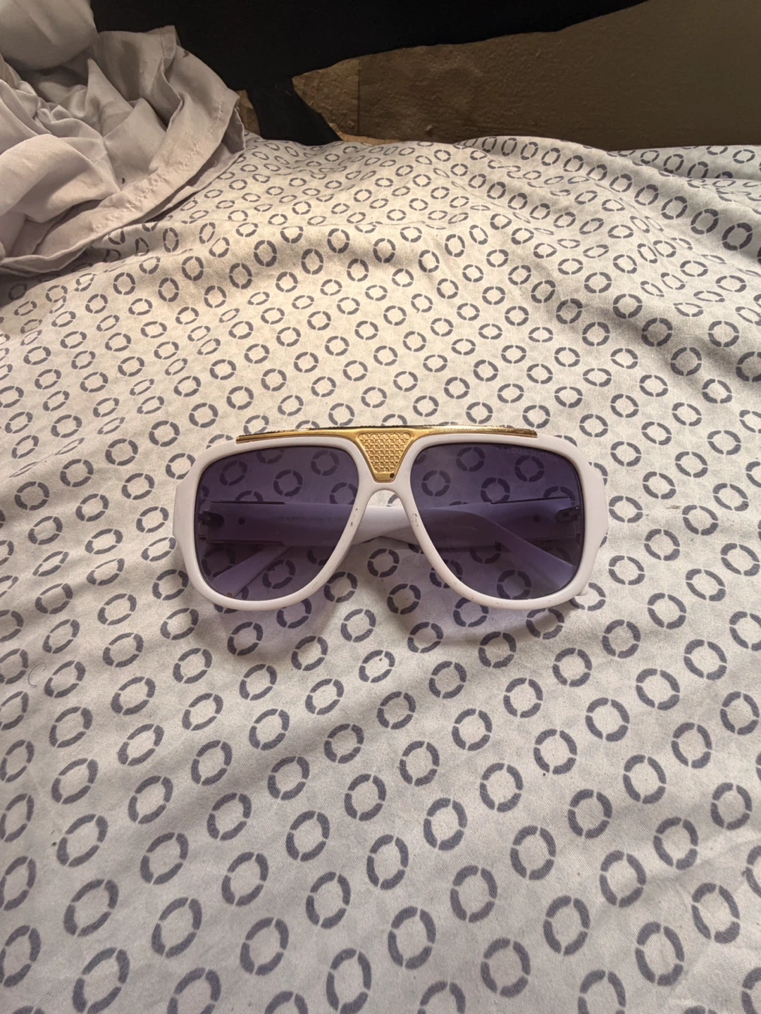 Louis Vuitton White and Gold Sunglasses - photo 4