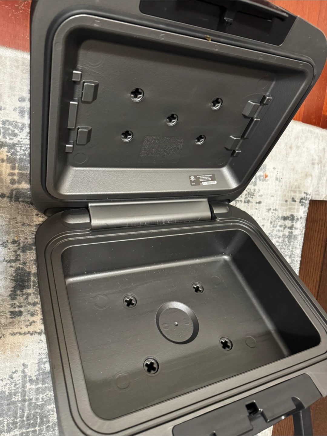 Fire-Resistant Security Chest - photo 3