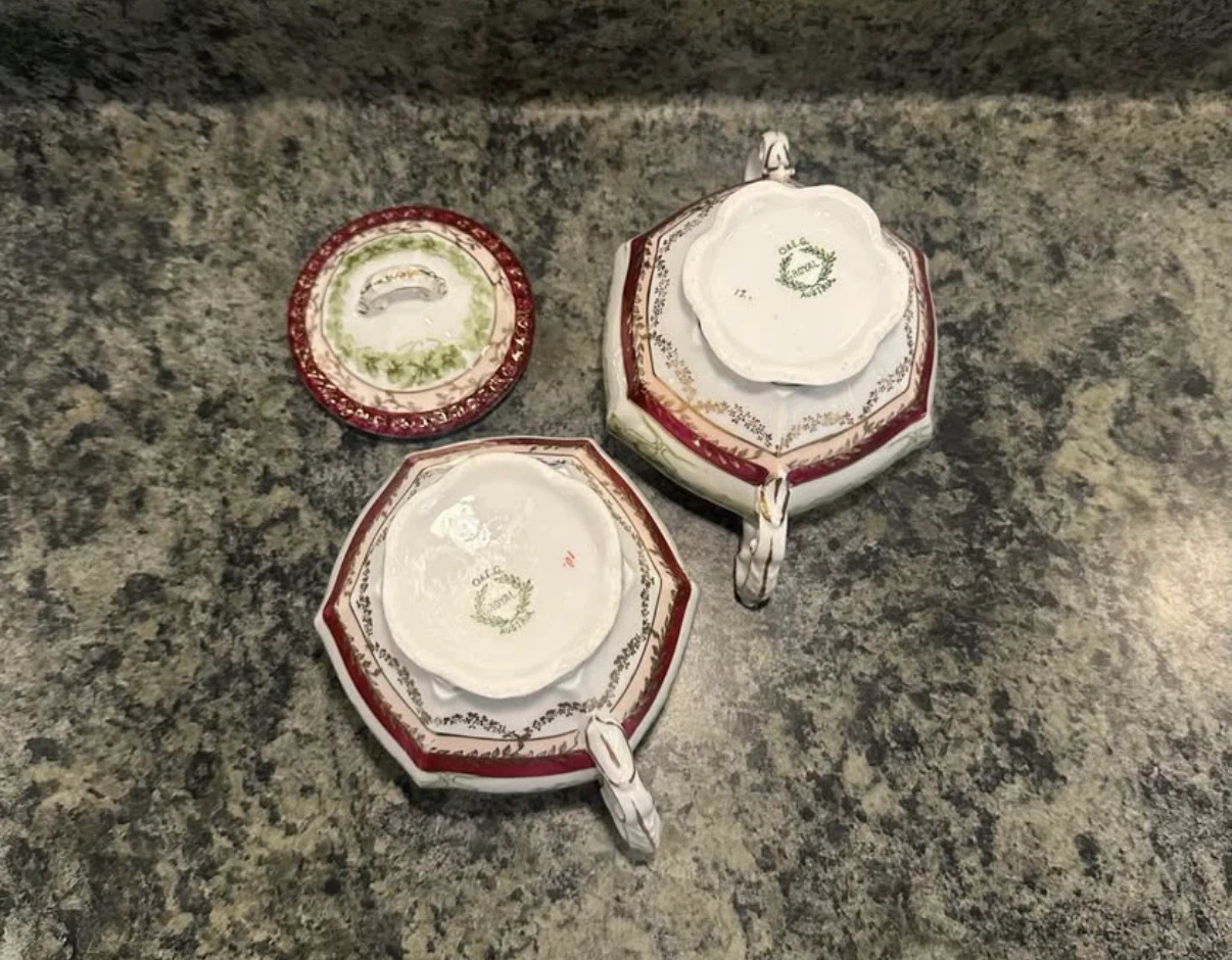 O.E.G. Royal Austria Sugar Bowl and Creamer Set - photo 5