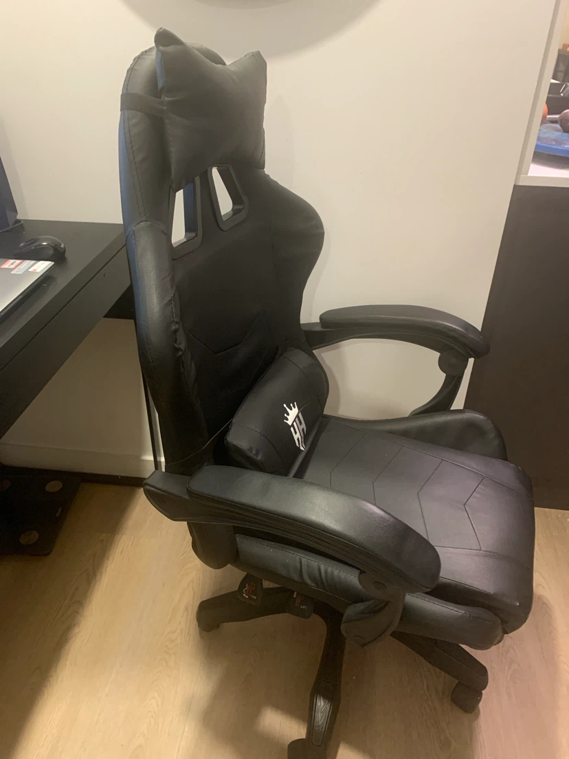 Black Gaming Chair - photo 2
