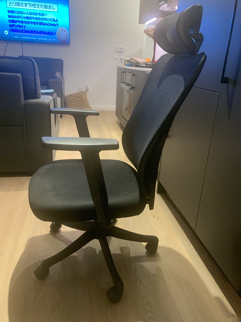 Black Ergonomic Mesh Office Chair - photo 4