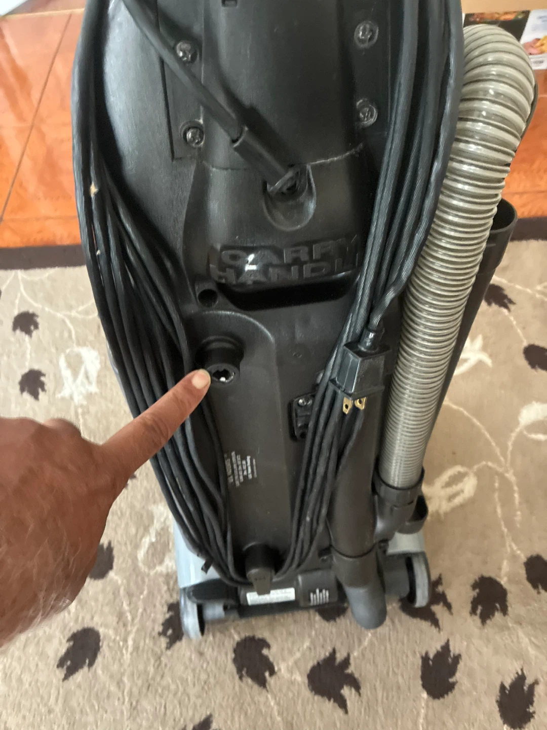 Hoover WindTunnel Upright Vacuum - photo 4