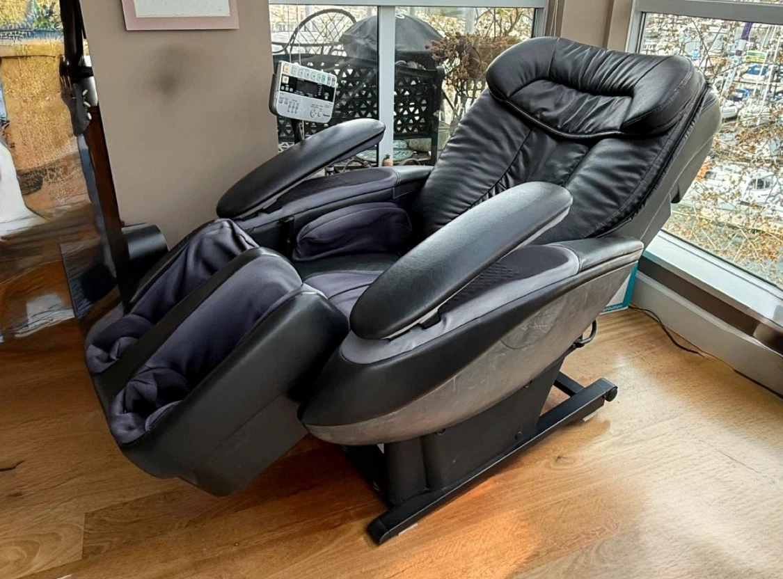 Panasonic Massage Chair - photo 2
