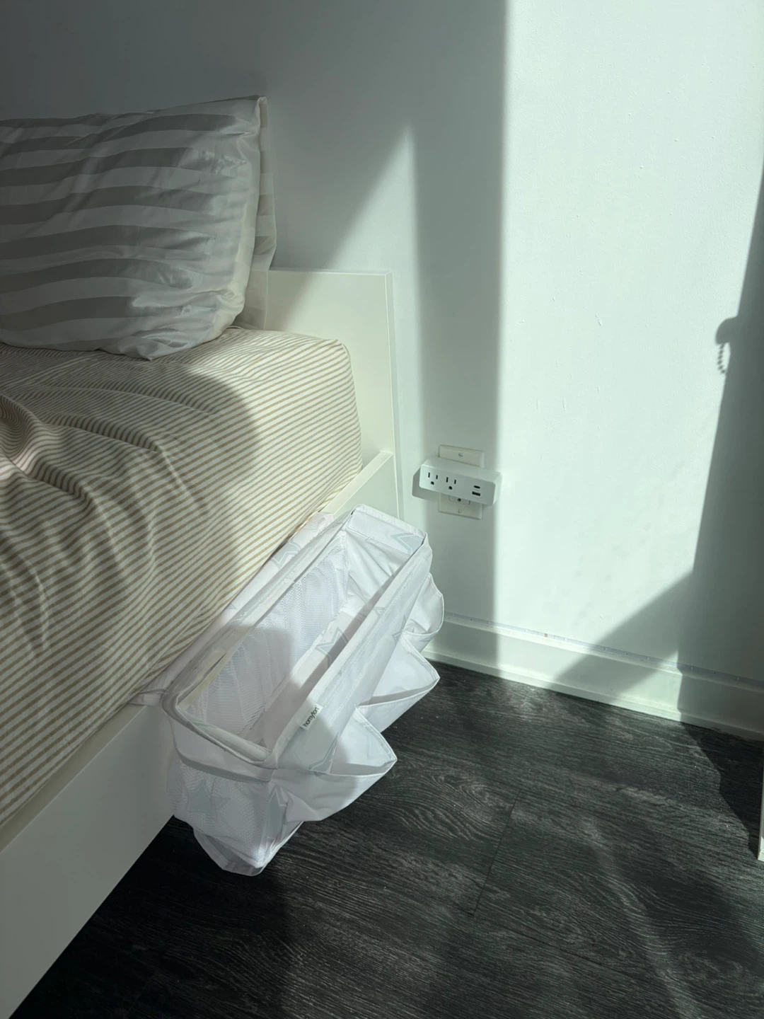 2 Bedside Hanging Organizers - photo 3