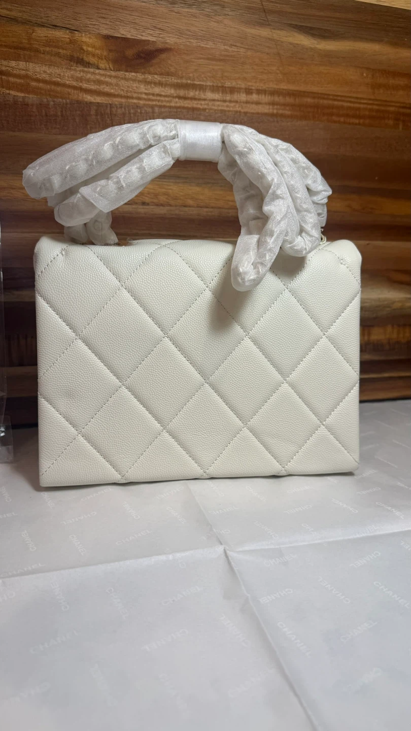 Chanel White Quilted Top Handle Bag - photo 4