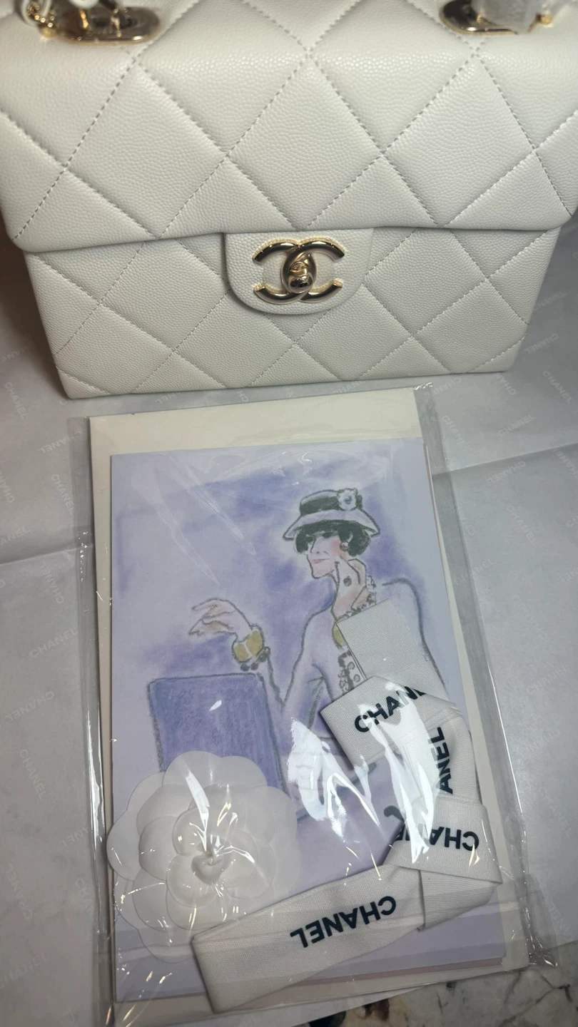 Chanel White Quilted Top Handle Bag - photo 5