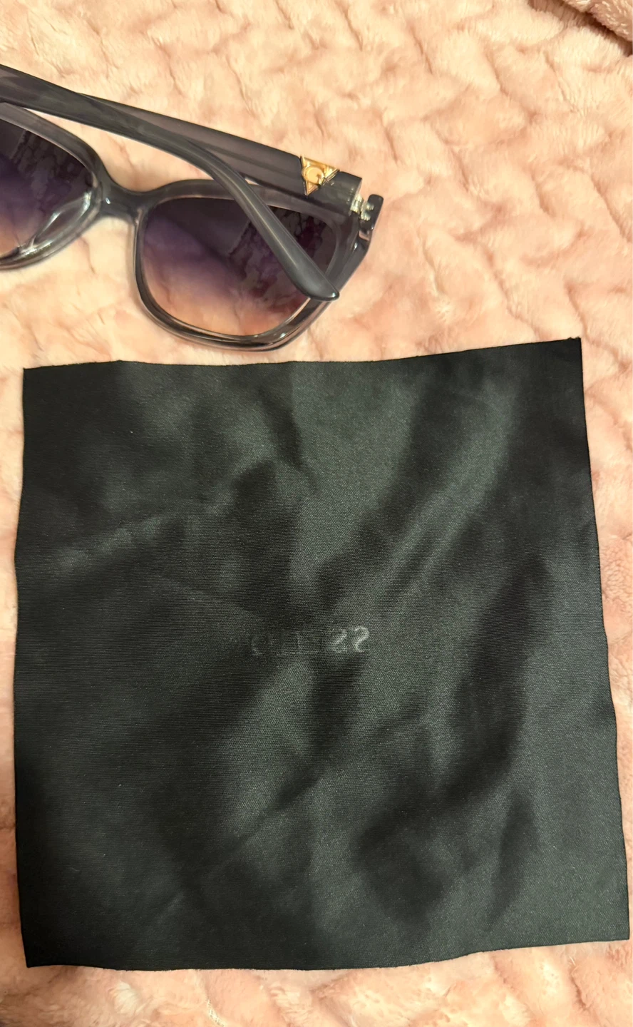 Guess Sunglasses with Case - photo 5