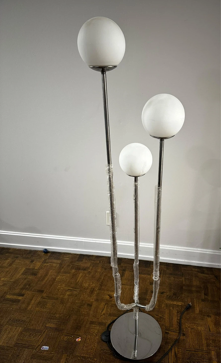IKEA SIMRISHAMN 3-Light Floor Lamp – Chrome/White Glass