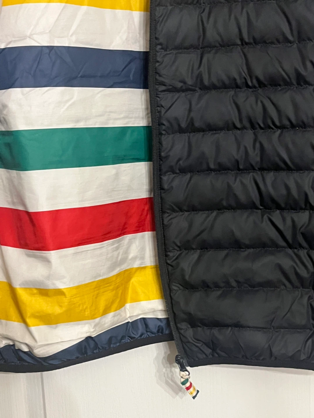 Hudson's Bay Puffer Vest • Men’s XL - photo 4