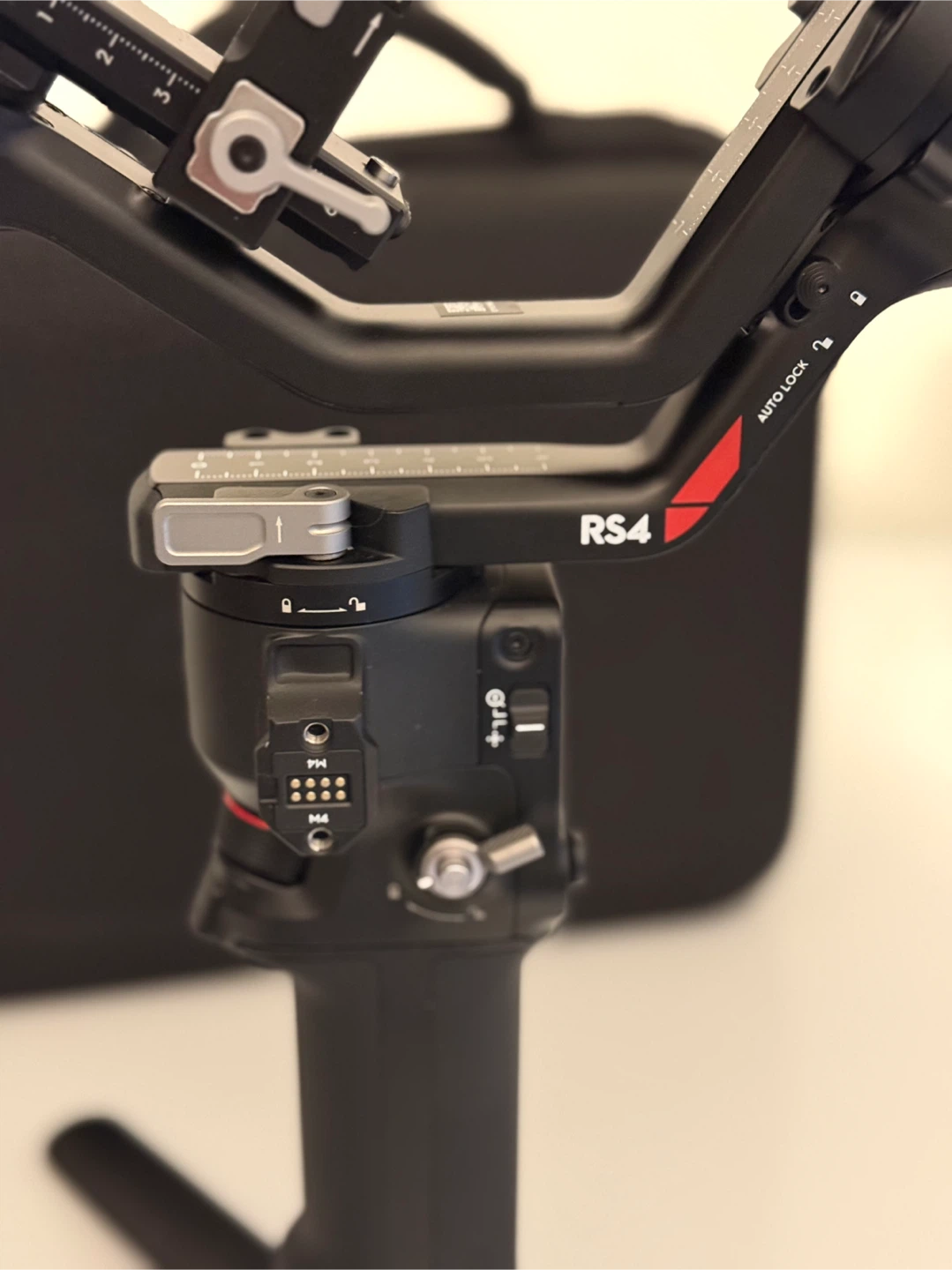 DJI RS4 Gimbal Stabilizer Combo - photo 2