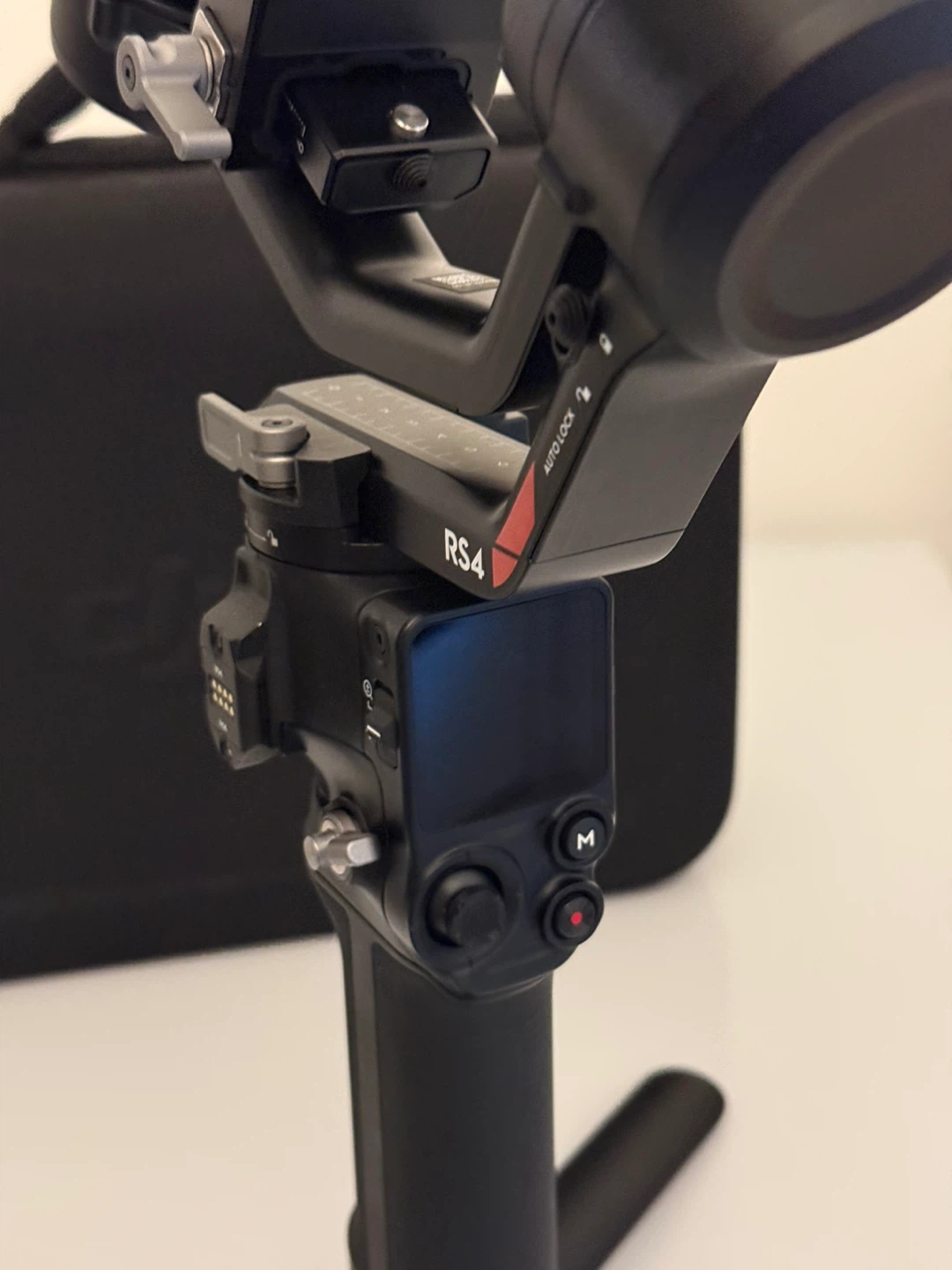 DJI RS4 Gimbal Stabilizer Combo - photo 3