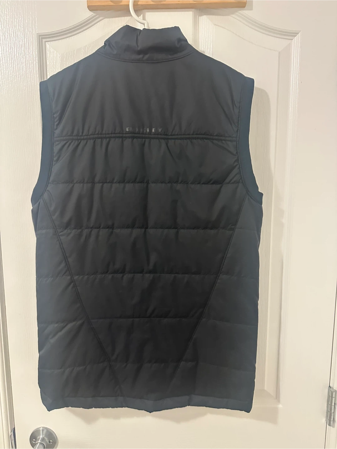 Oakley vest - photo 2