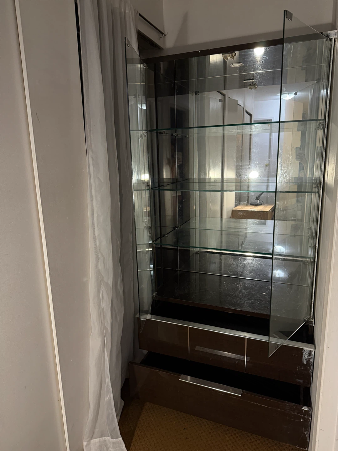 Free glass display cabinet/ china cabinet - photo 2