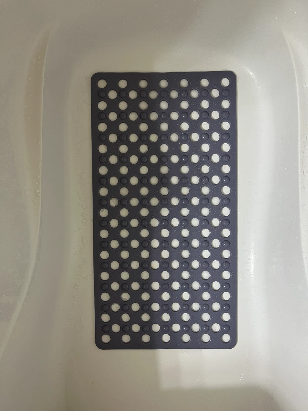 Dark grey rubber bath mat