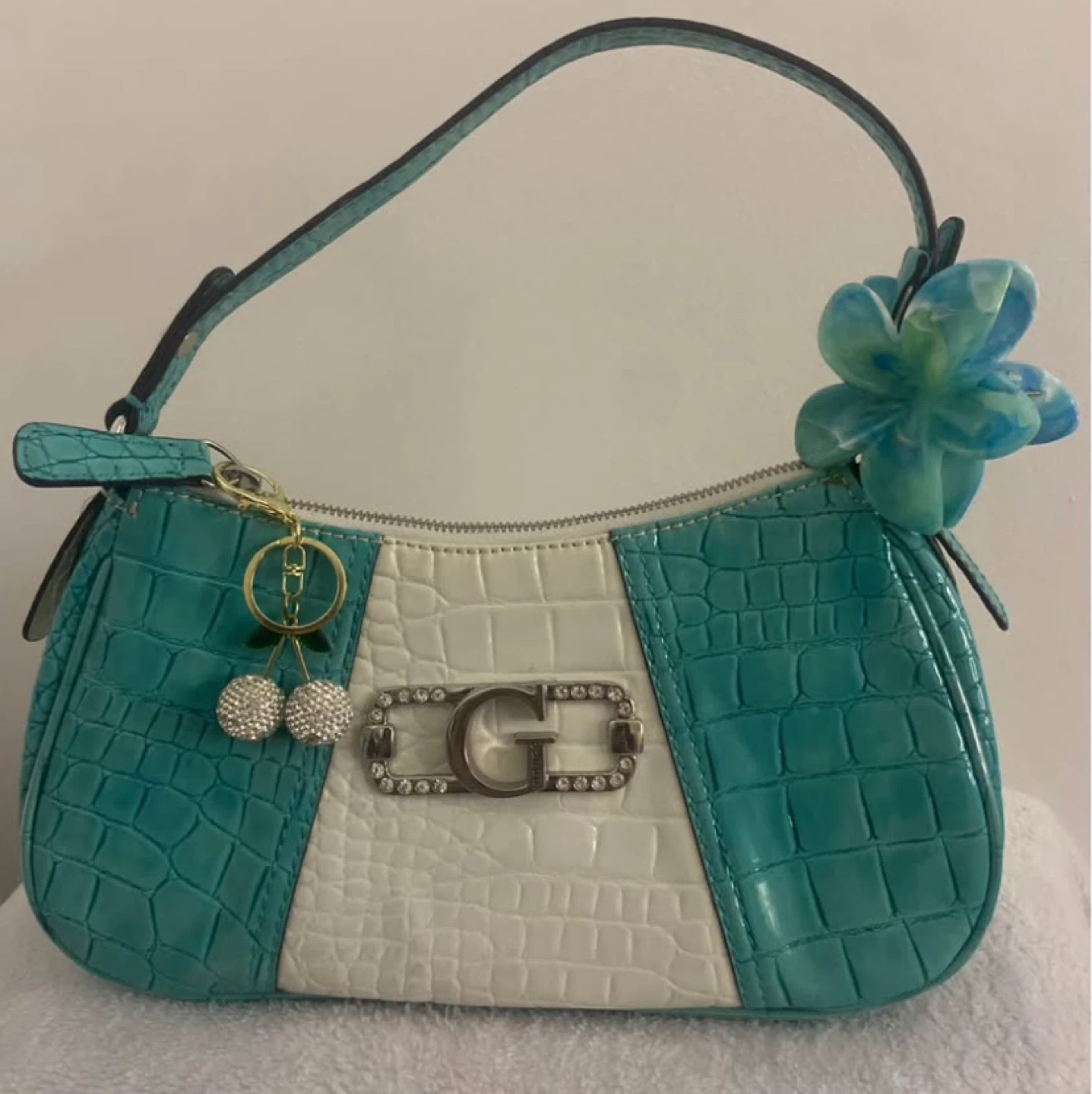 guess y2k vintage white and teal shoulder bag
