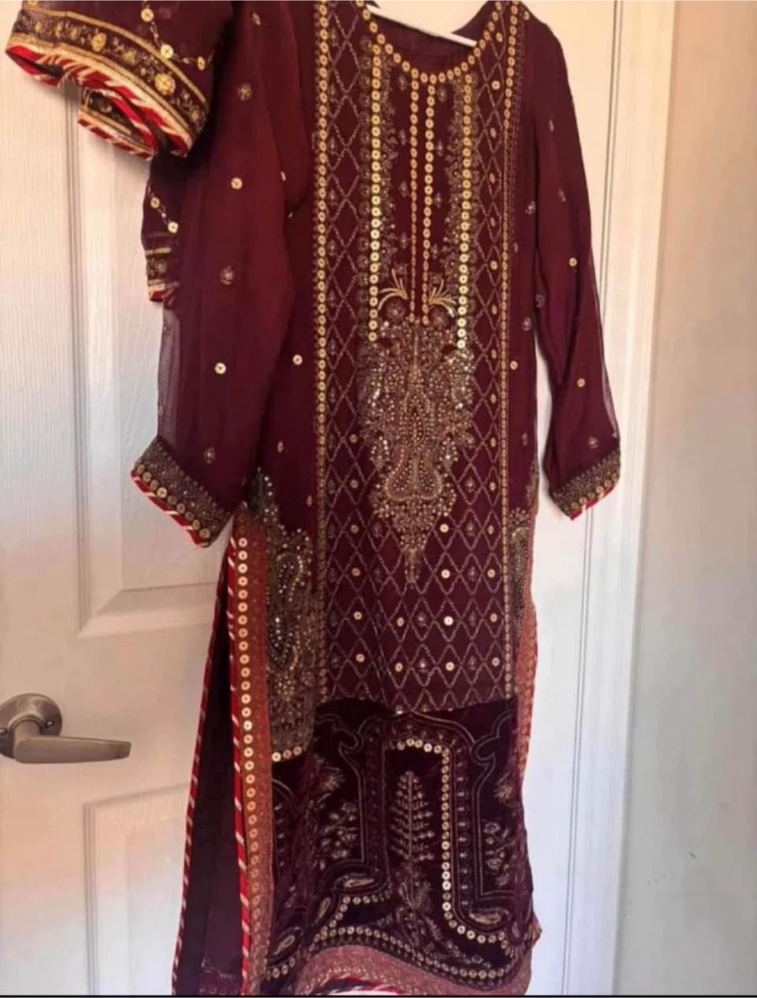 Maroon Embroidered Pakistani Salwar Kameez Suit - photo 2