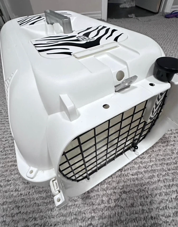Pet Carrier - USED - photo 2